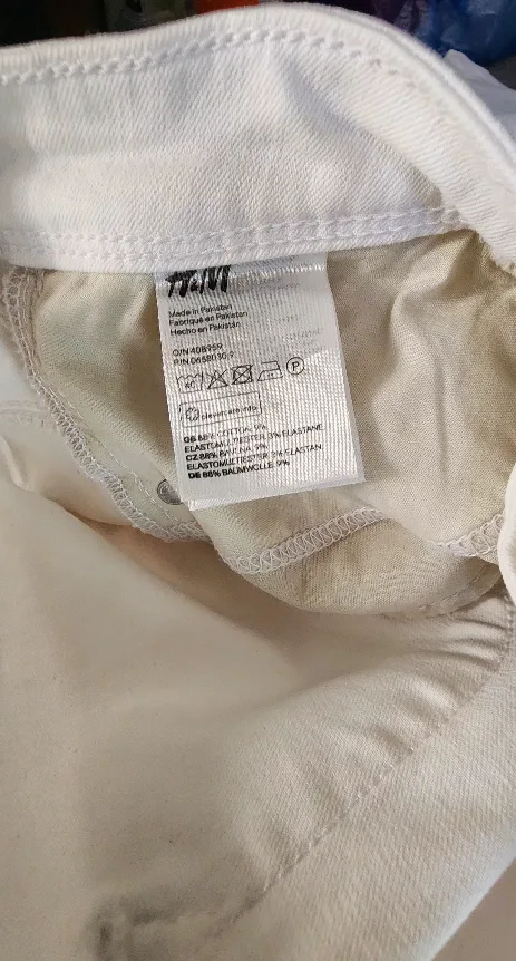 White pants image indicator(4)