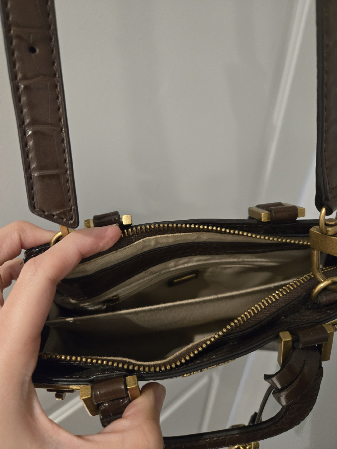 Guess Brown Croc Embossed Handbag - photo 4