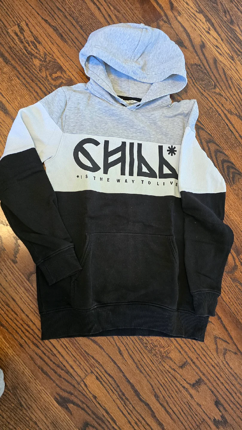 5 Hoodies & Sweatshirts Youth 14Y image indicator(6)