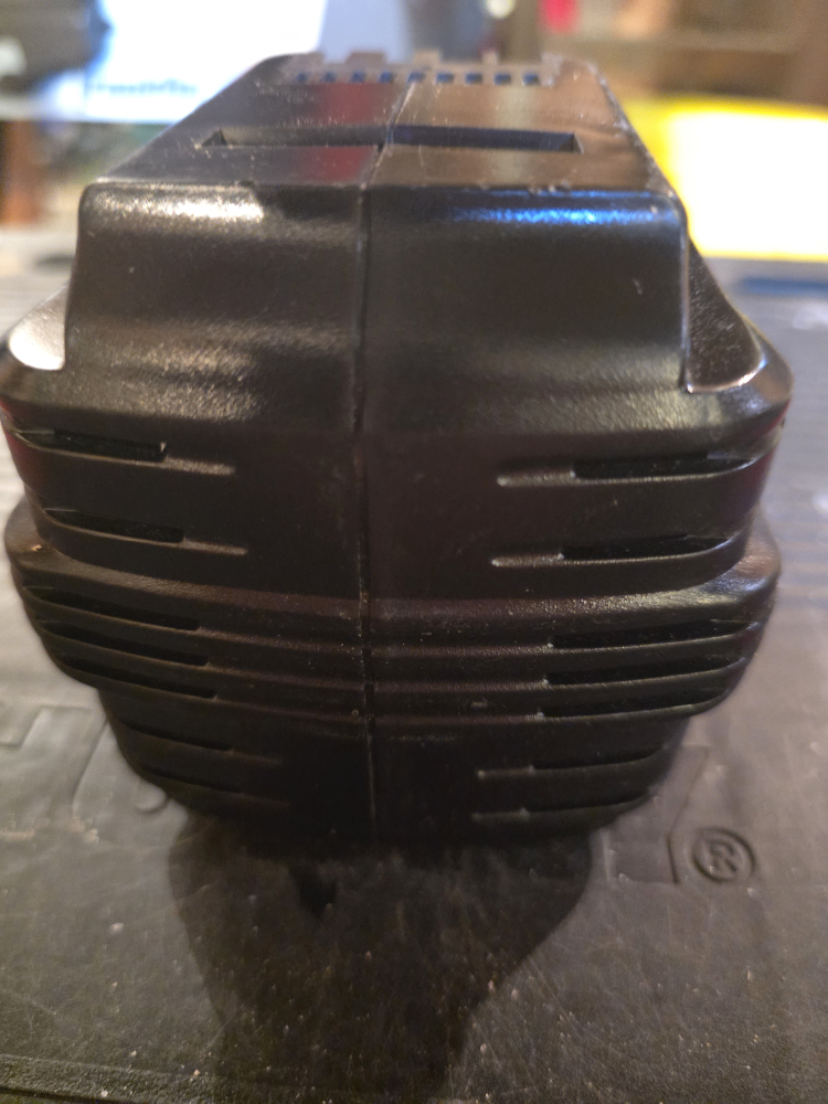 DeWalt 24V XR+ NiCd Fan Cooled Battery Pack - photo 3
