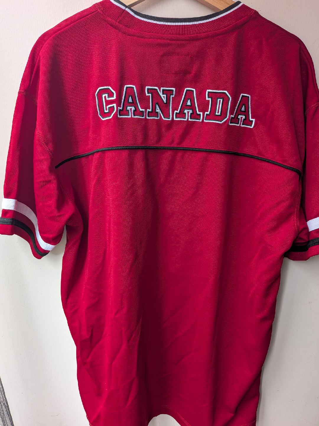 Canada Athletics Red Jersey sz LG - photo 2