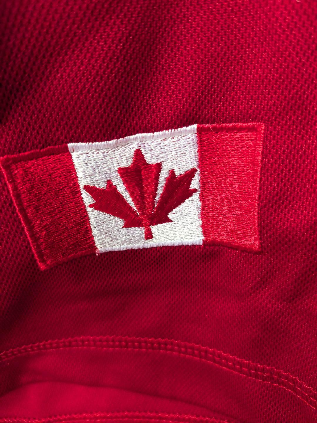 Canada Athletics Red Jersey sz LG - photo 4