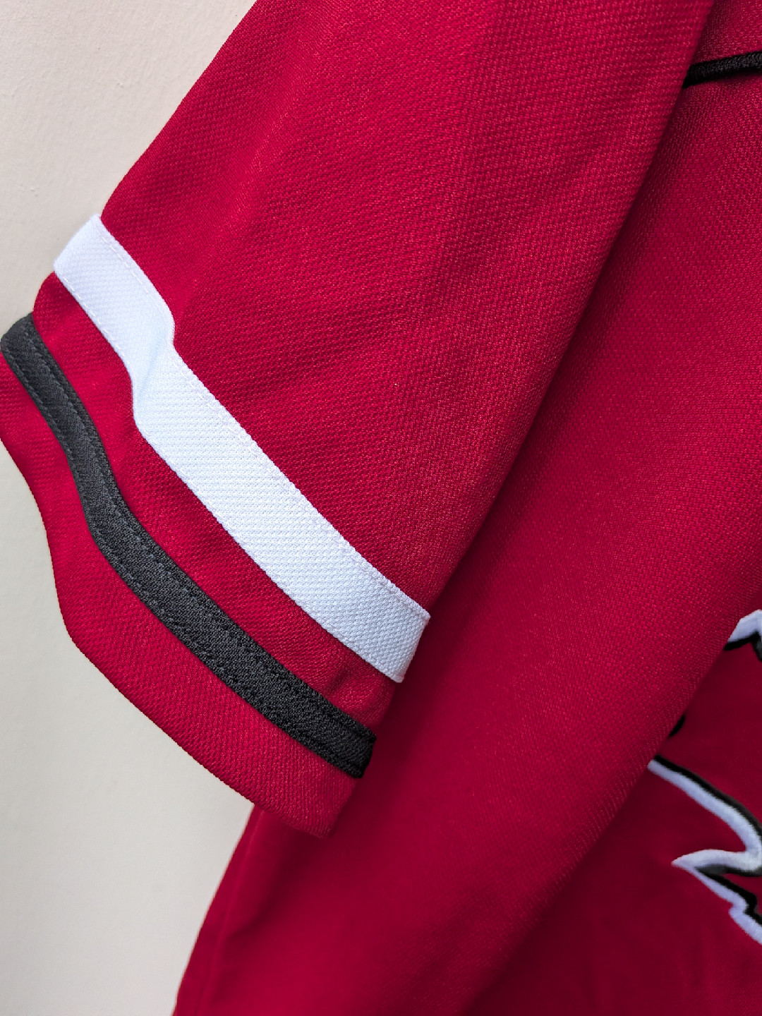 Canada Athletics Red Jersey sz LG - photo 5