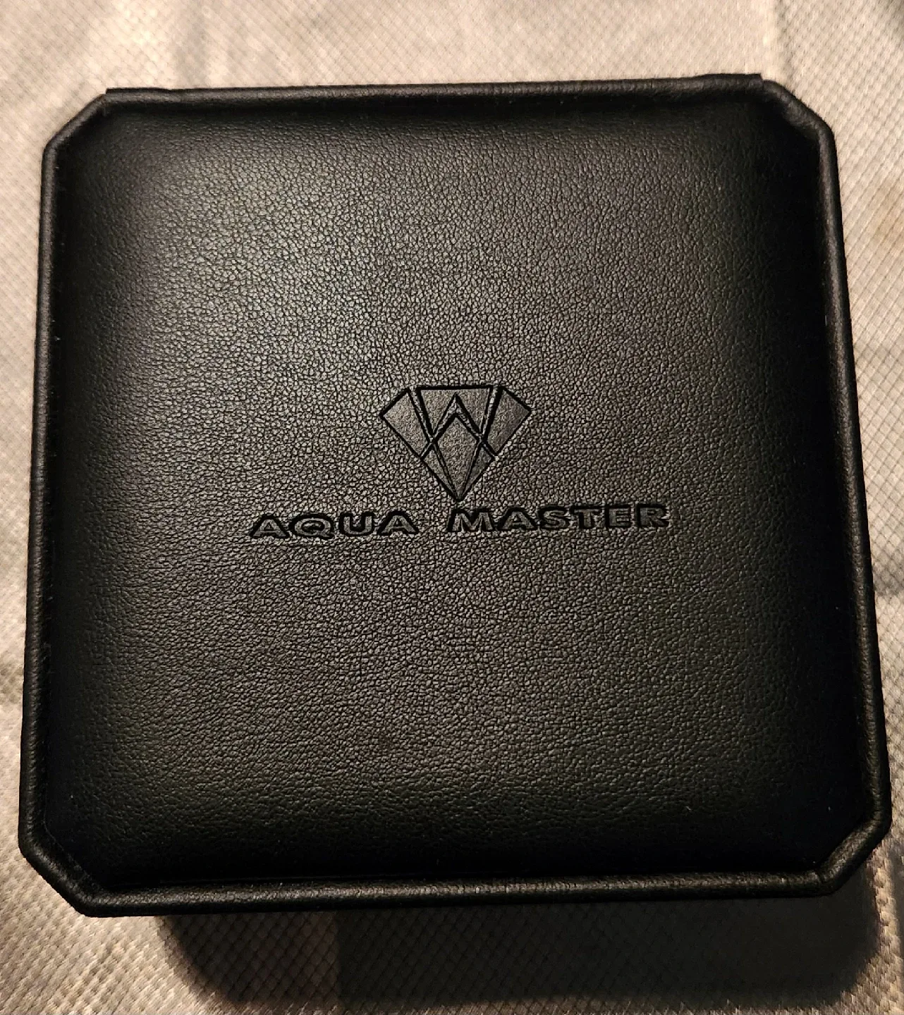 Aqua Master Diamond Watch image indicator(10)