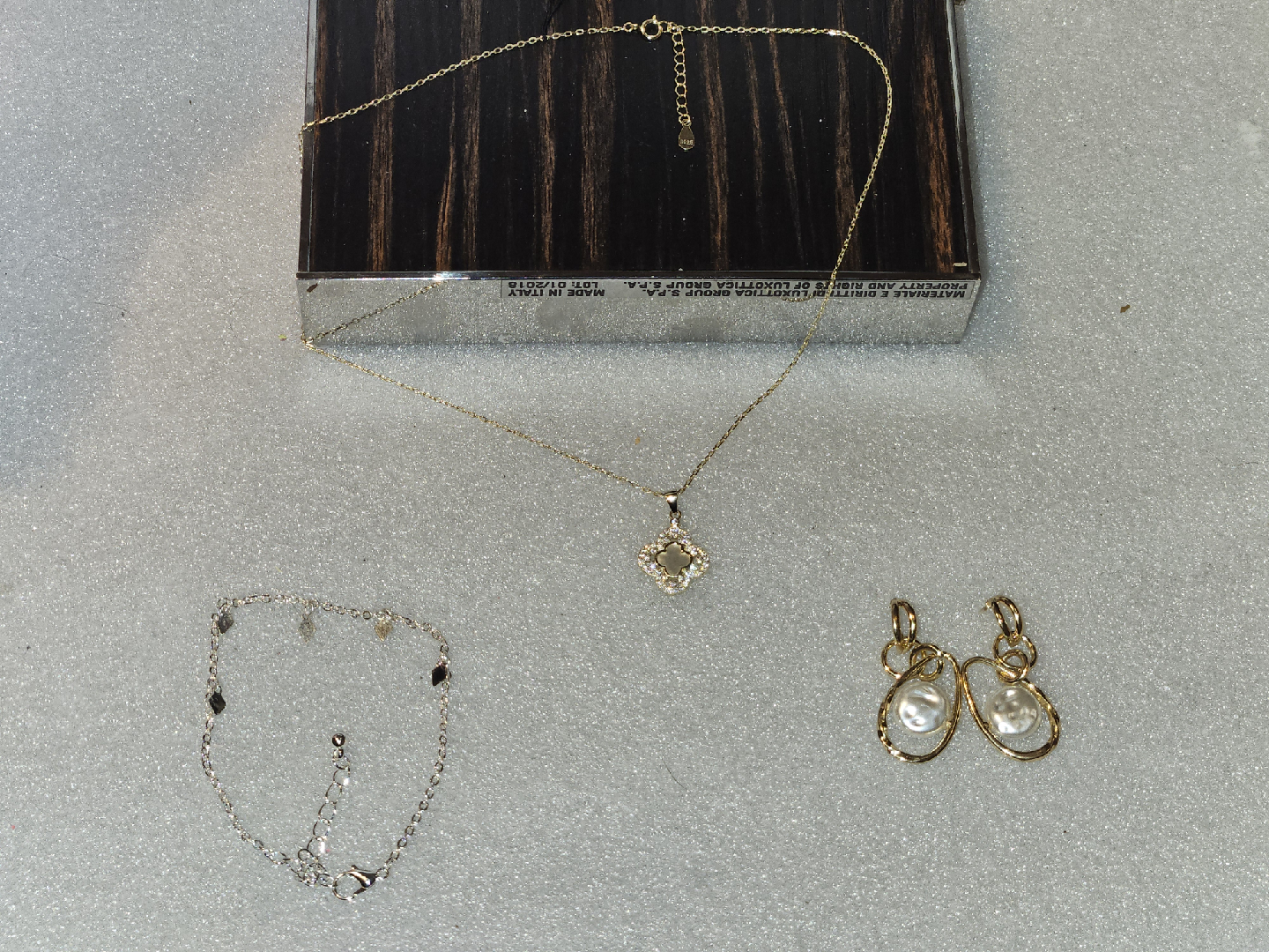 Jewellery Set: Necklace, Bracelet, Earrings