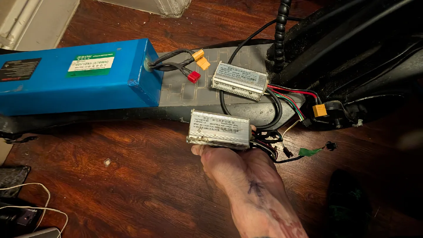 Jubang 48V 12Ah Lithium Battery Pack image indicator(2)