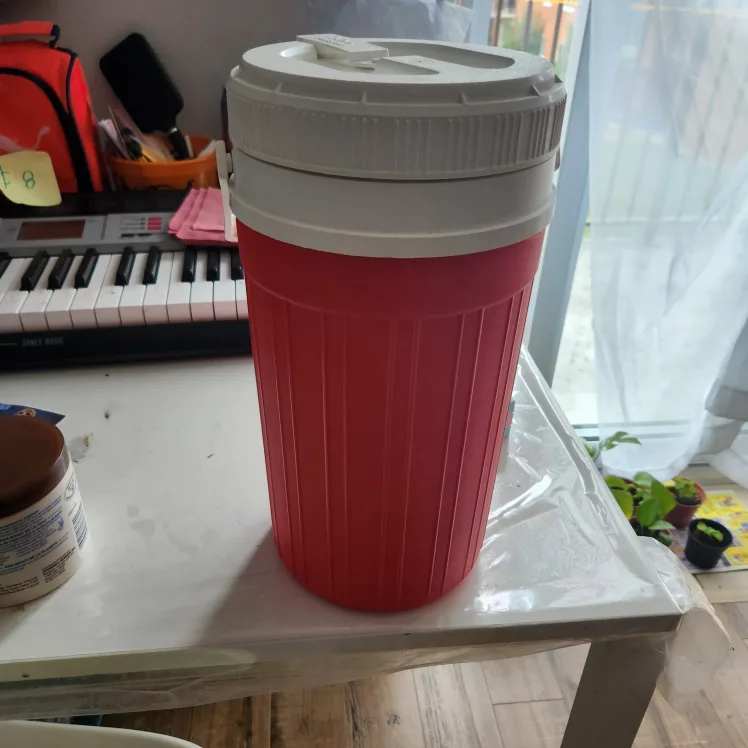 Igloo 1 Gallon Beverage Cooler thumbnail