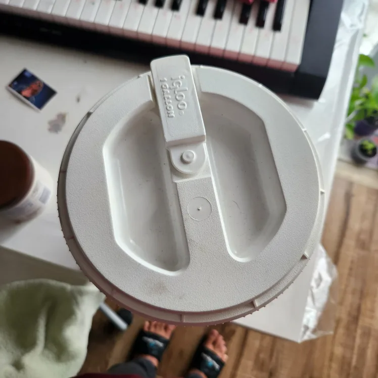 Igloo 1 Gallon Beverage Cooler image indicator(2)