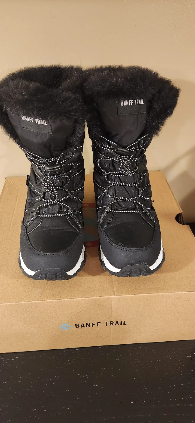 Banff Trail Snowflakes-JG Winter Boots - Size 5 image indicator(5)