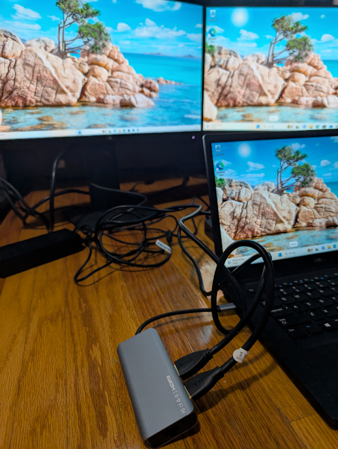 Juiced USB-C Hub - Like New! - photo 4