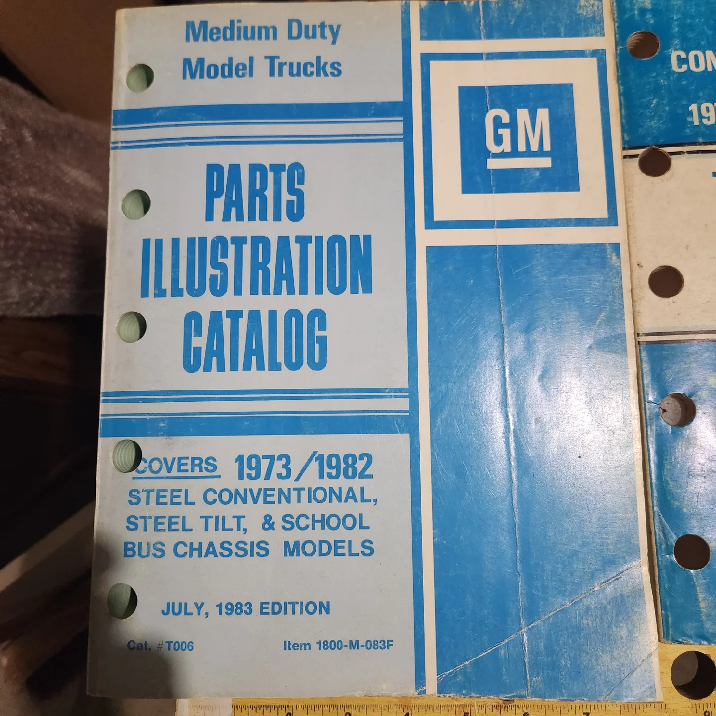 GM medium dury Truck Parts & Service Manuals image indicator(2)