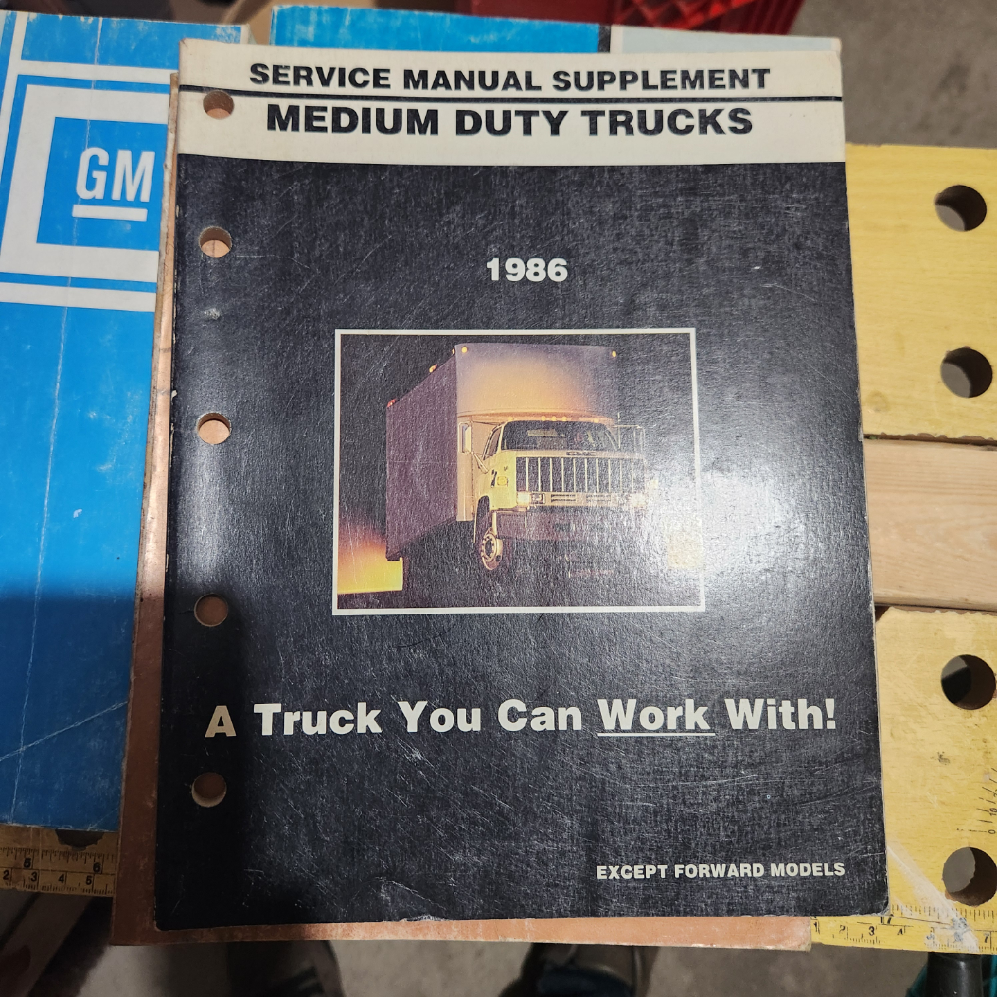 GM medium dury Truck Parts & Service Manuals - photo 5
