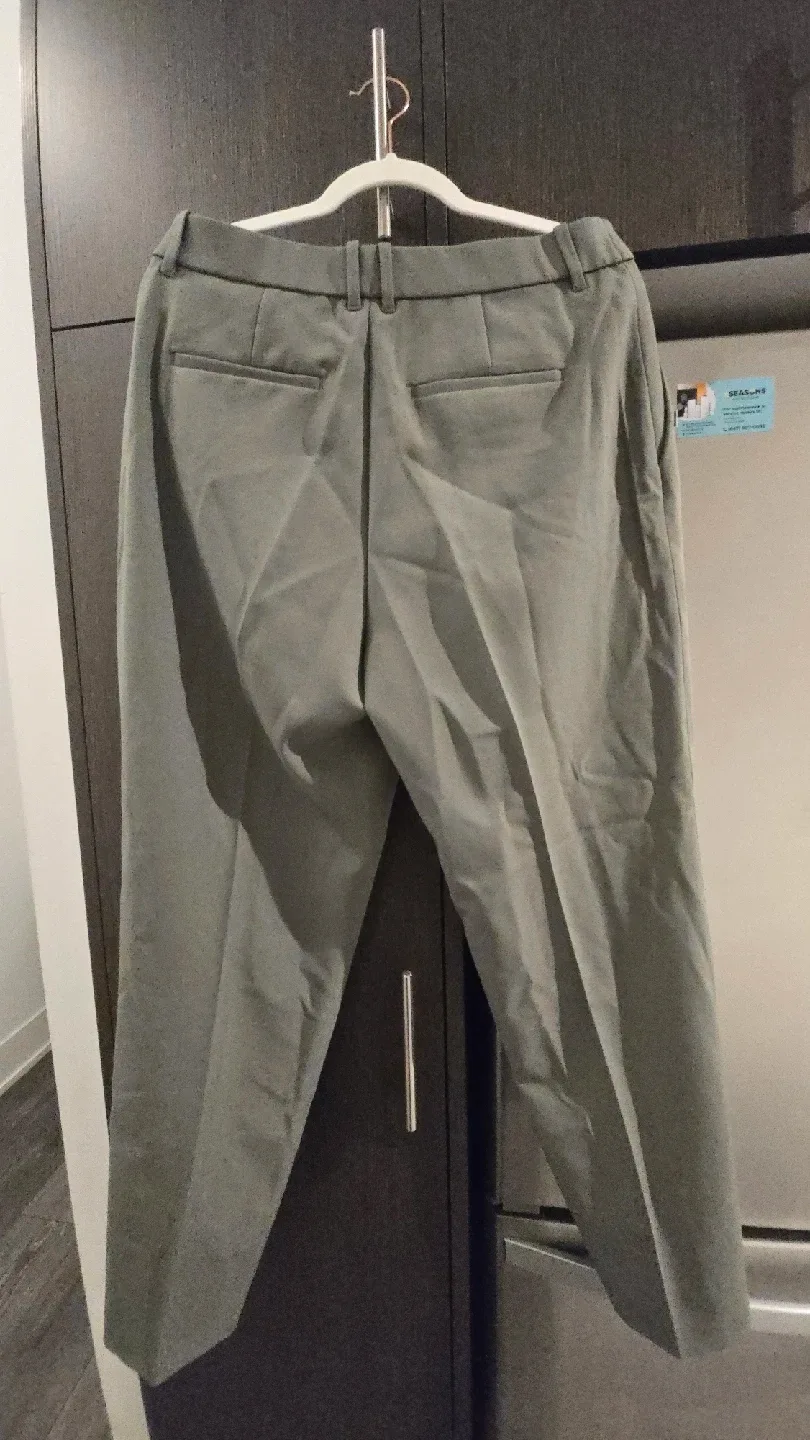 Uniqlo Olive Green Trousers - Size L image indicator(2)