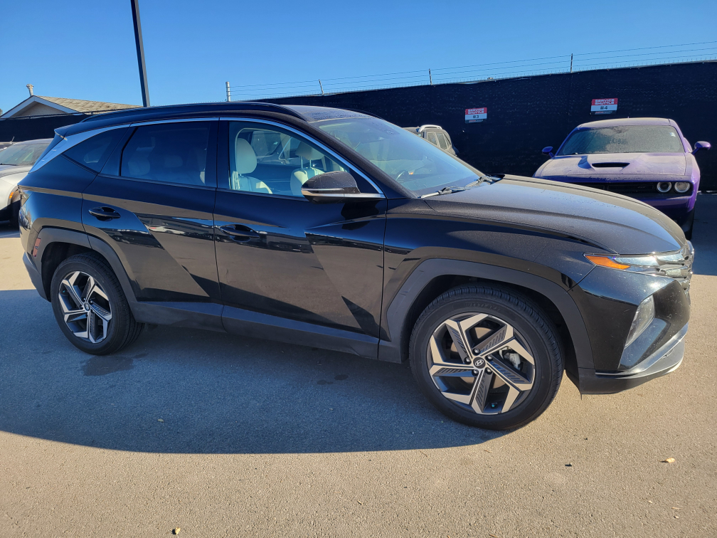 Hyundai Tucson - Black SUV - photo 4