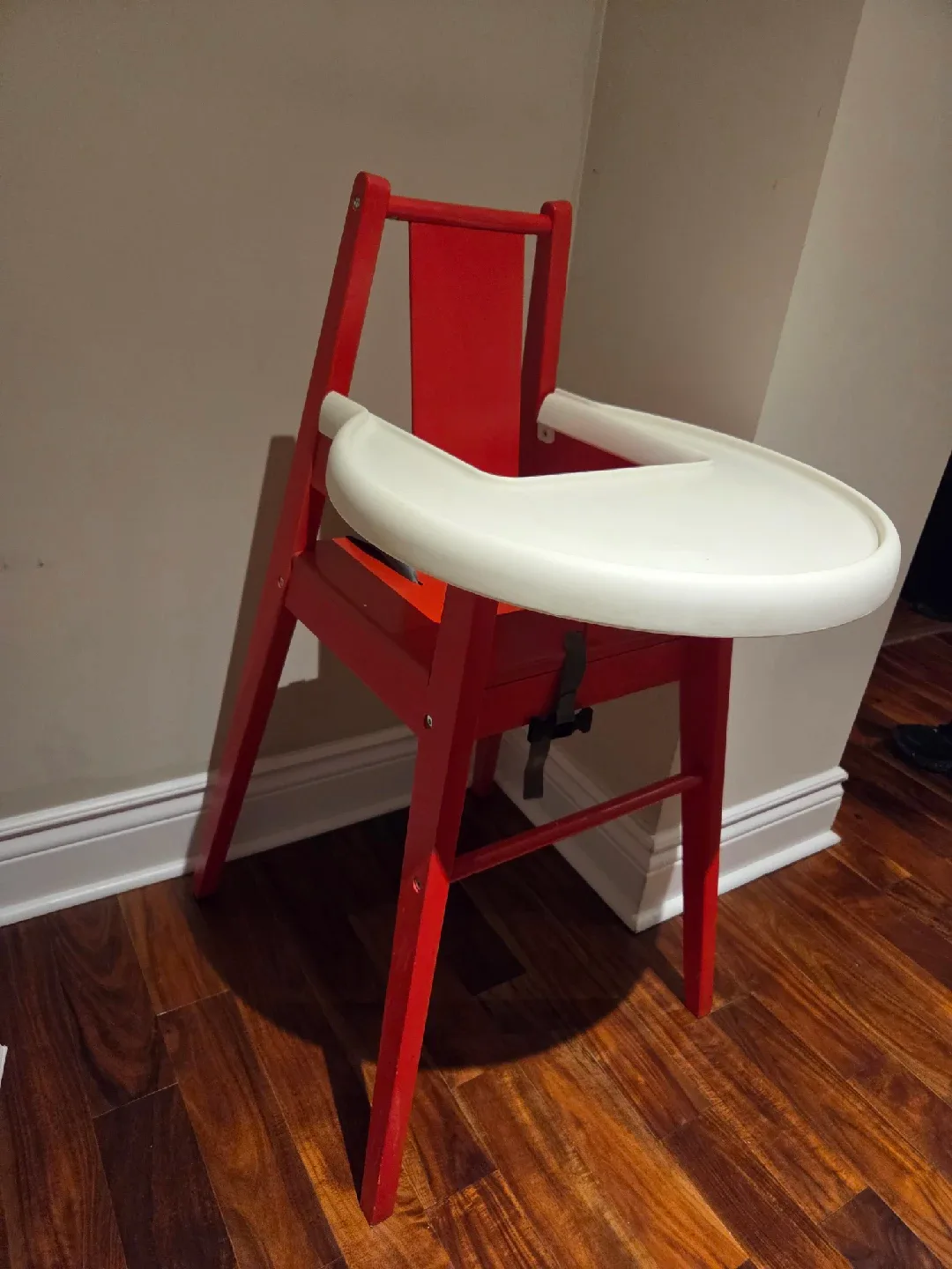 Red & White wooden High Chair image indicator(3)