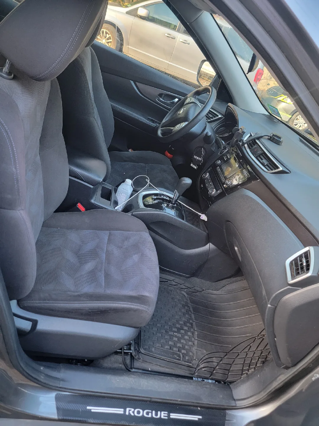 Nissan Rogue  - Gray image indicator(4)