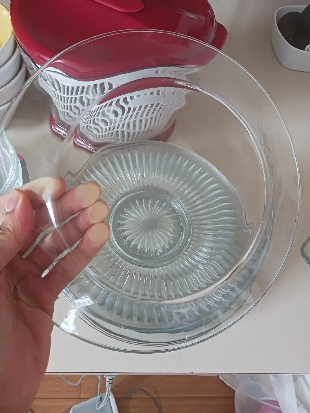 Kitchenware Bundle Deal – Glass Plates, Bowls & Holiday Plates image indicator(10)