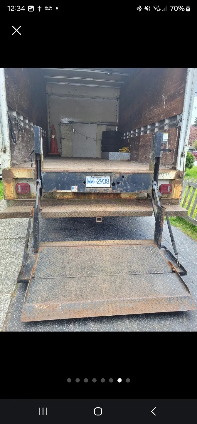 Ford E-350 Box Truck image indicator(4)