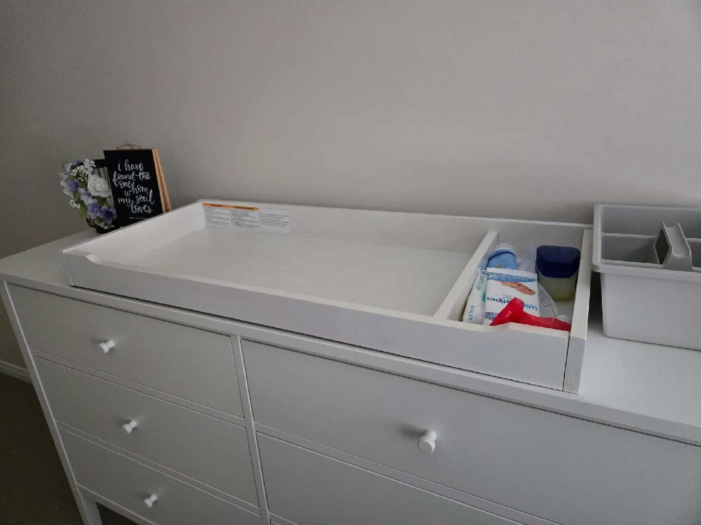 BRAND NEW IN BOX Leons Change table topper image indicator(3)