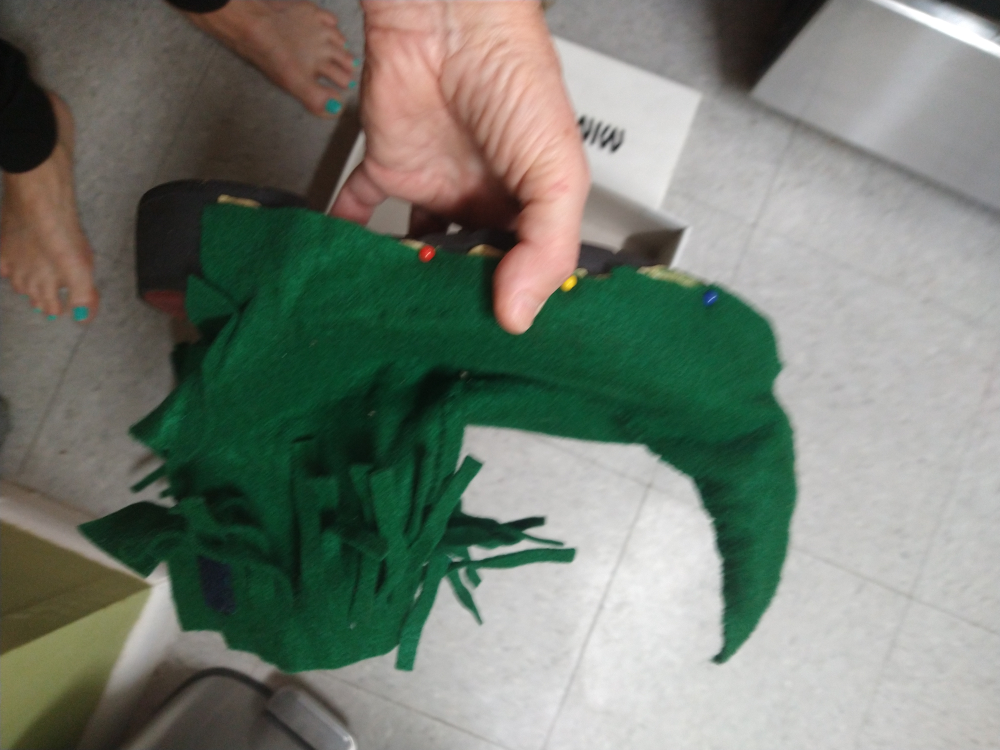 Elf/Robin Hood booties - photo 4