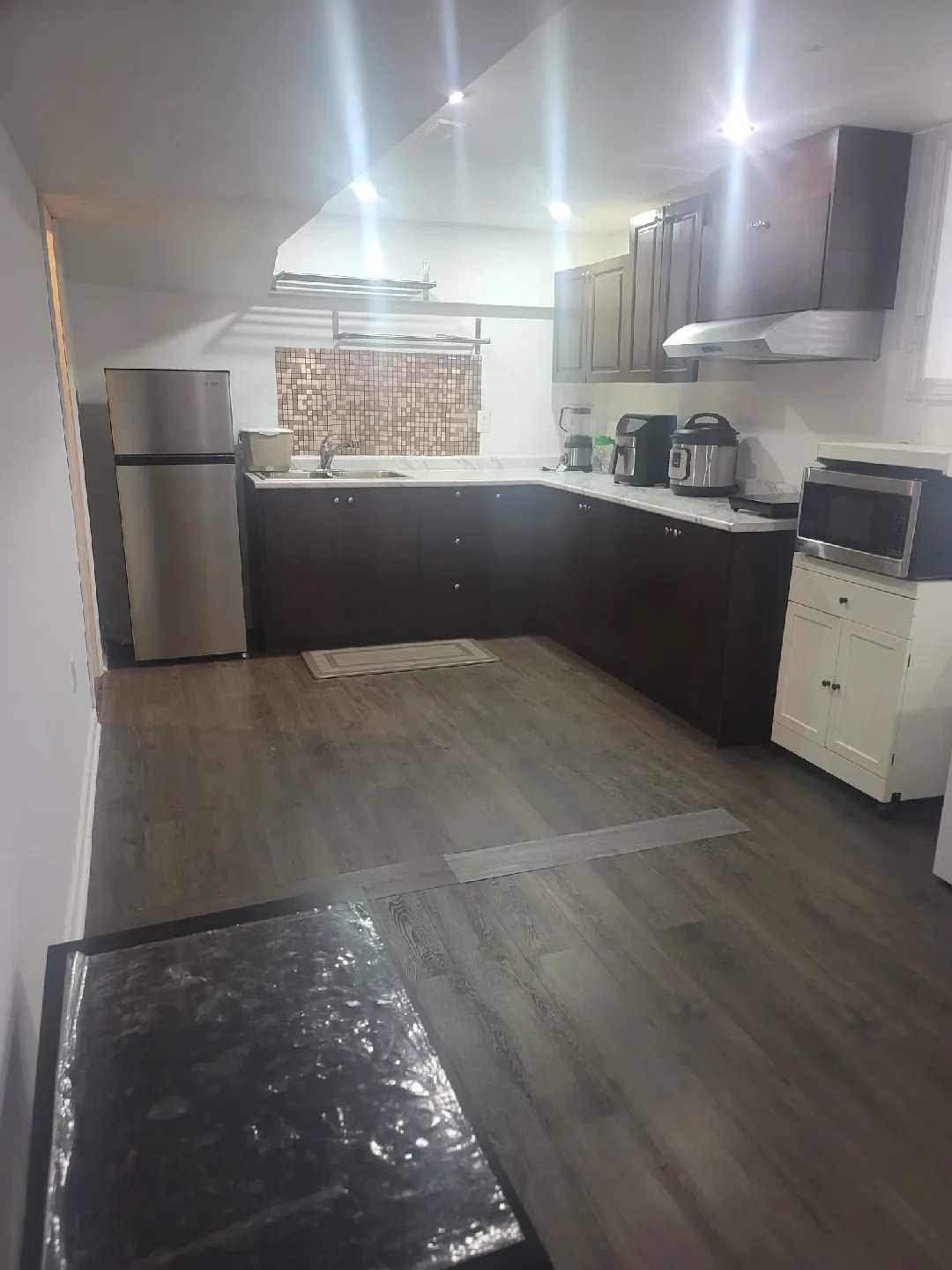 Basement for rent image indicator(3)