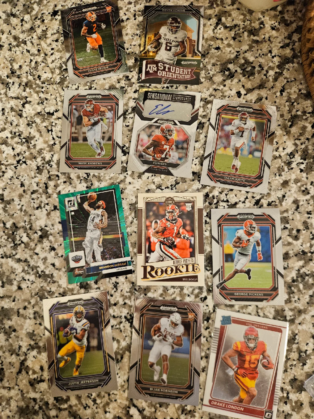 Mixed Sports Trading Cards - NBA, NFL image indicator(2)