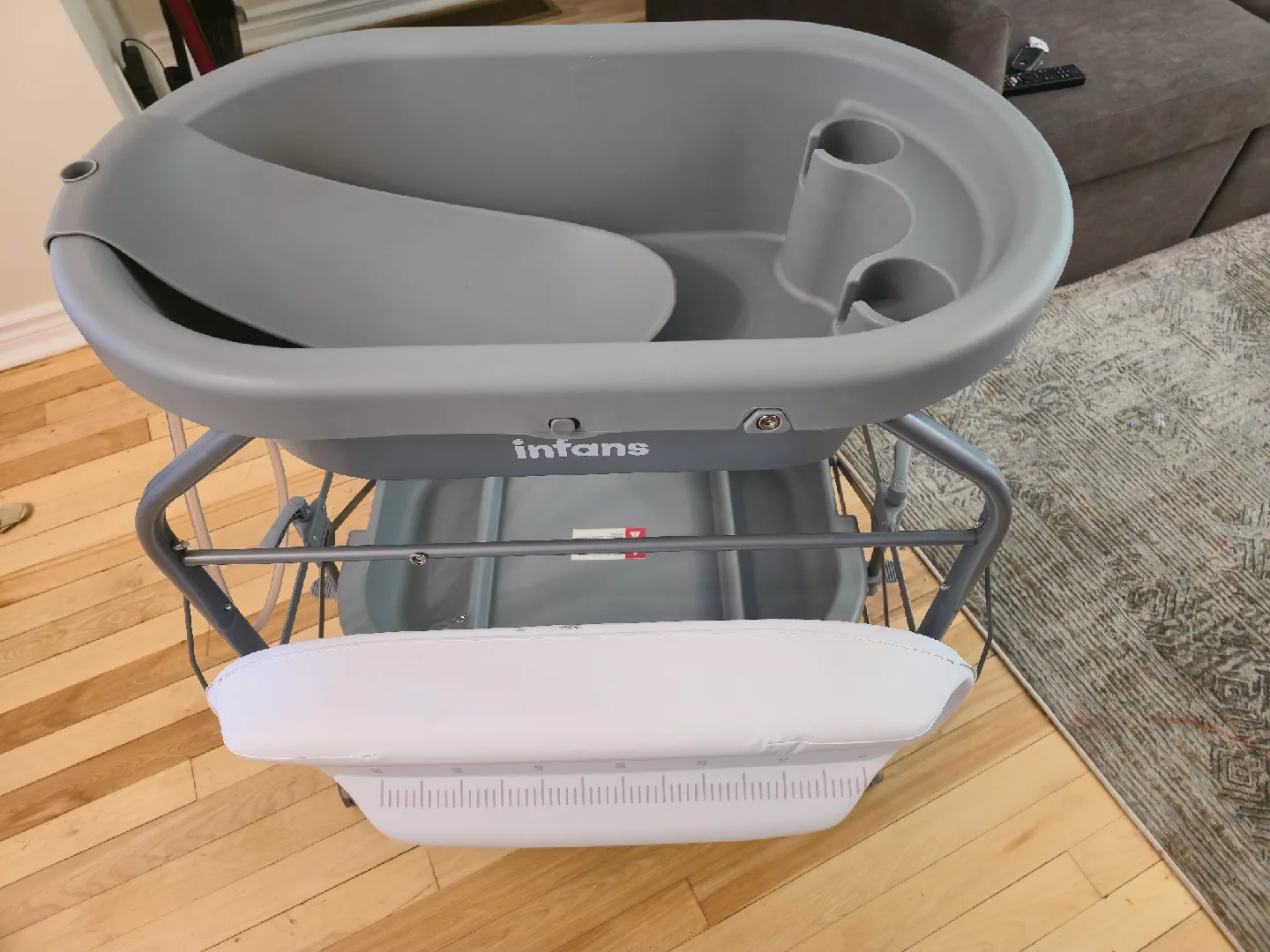 Infans Baby Bathtub and Changing Table Combo image indicator(2)