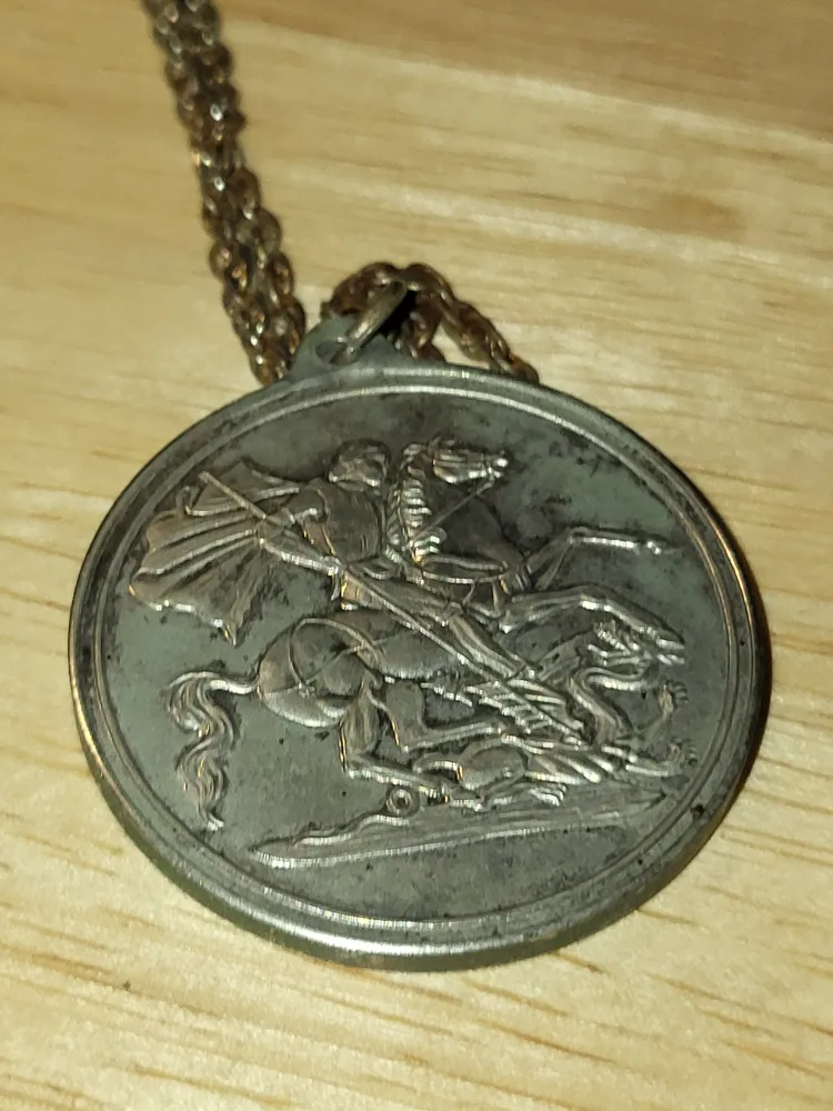 Vintage Windsor Castle St. George's Chapel Pendant image indicator(2)