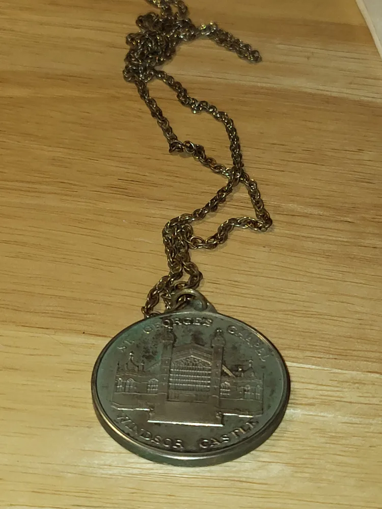 Vintage Windsor Castle St. George's Chapel Pendant image indicator(3)
