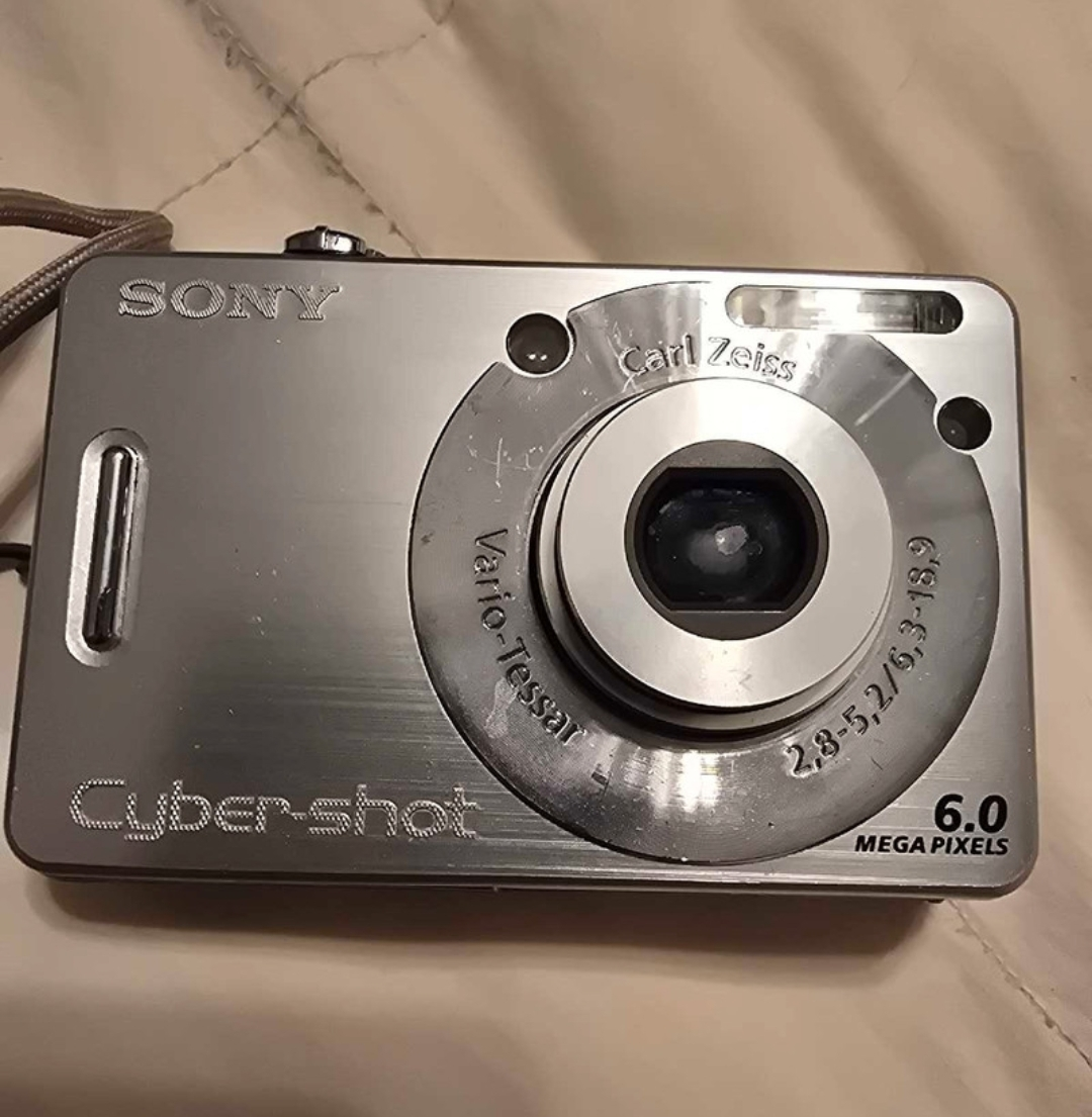 Sony Cyber-shot DSC-W50 Digital Camera