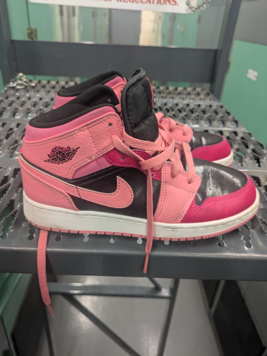 Nike Air Jordan 1 Mid GS Pink Black Size 6Y - photo 3