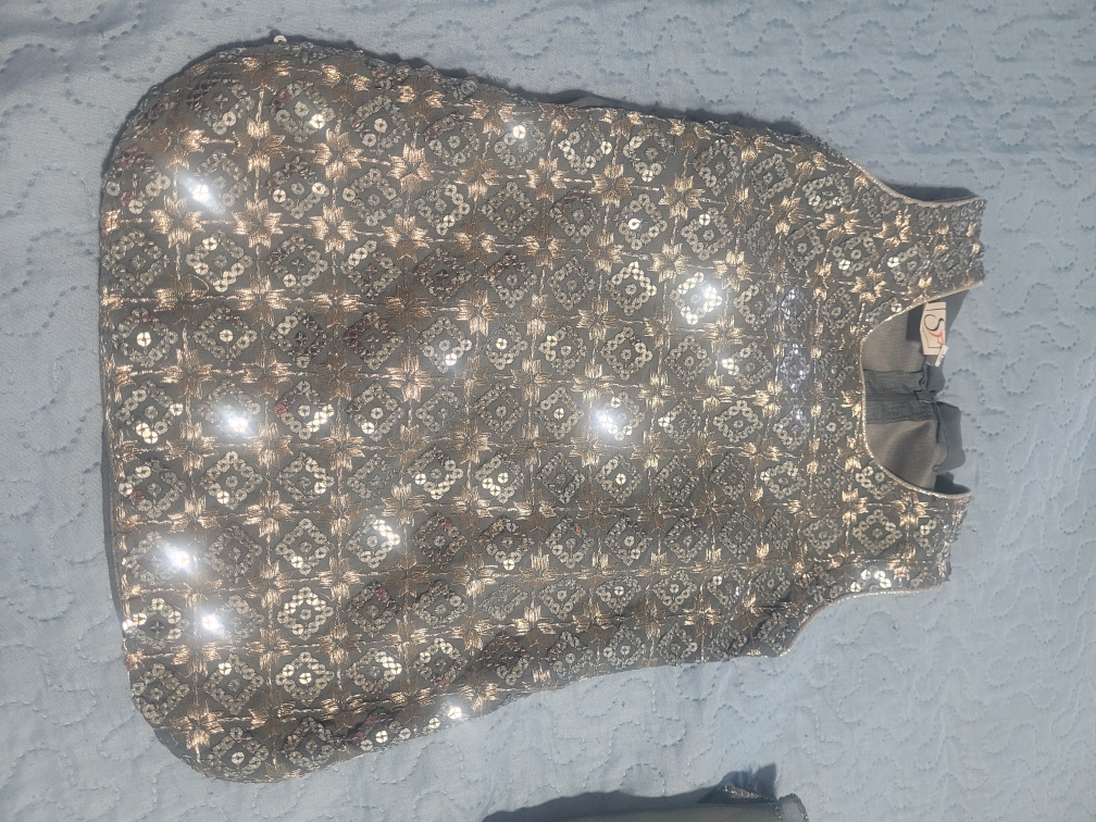Girls' Sequin Top and Sleeve Set - photo 2