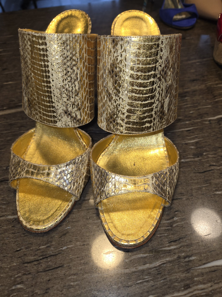 Manolo Blahnik Gold Snakeskin Heels, Size 40.5