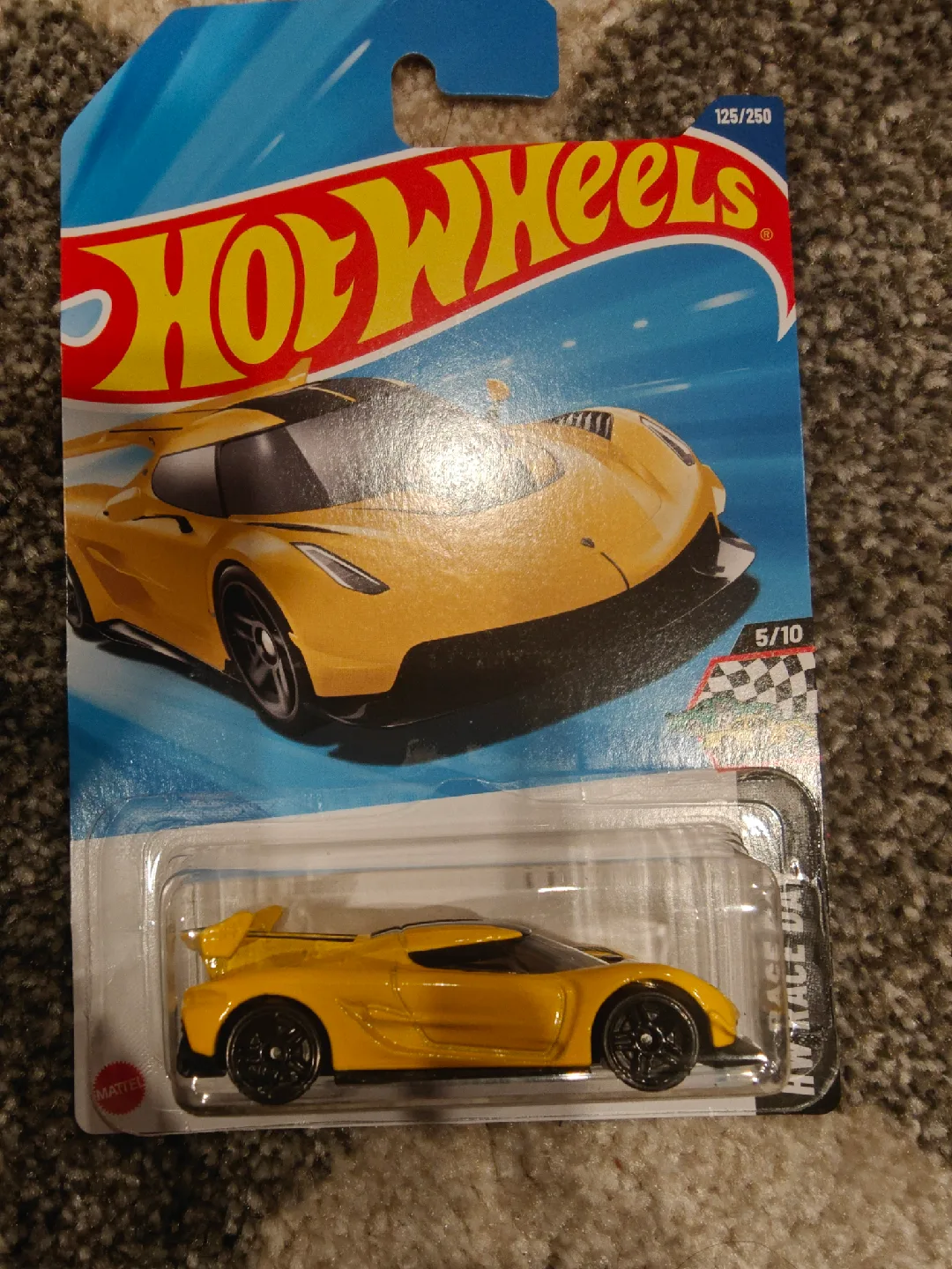 Hot Wheels Koenigsegg Jesko - Yellow thumbnail