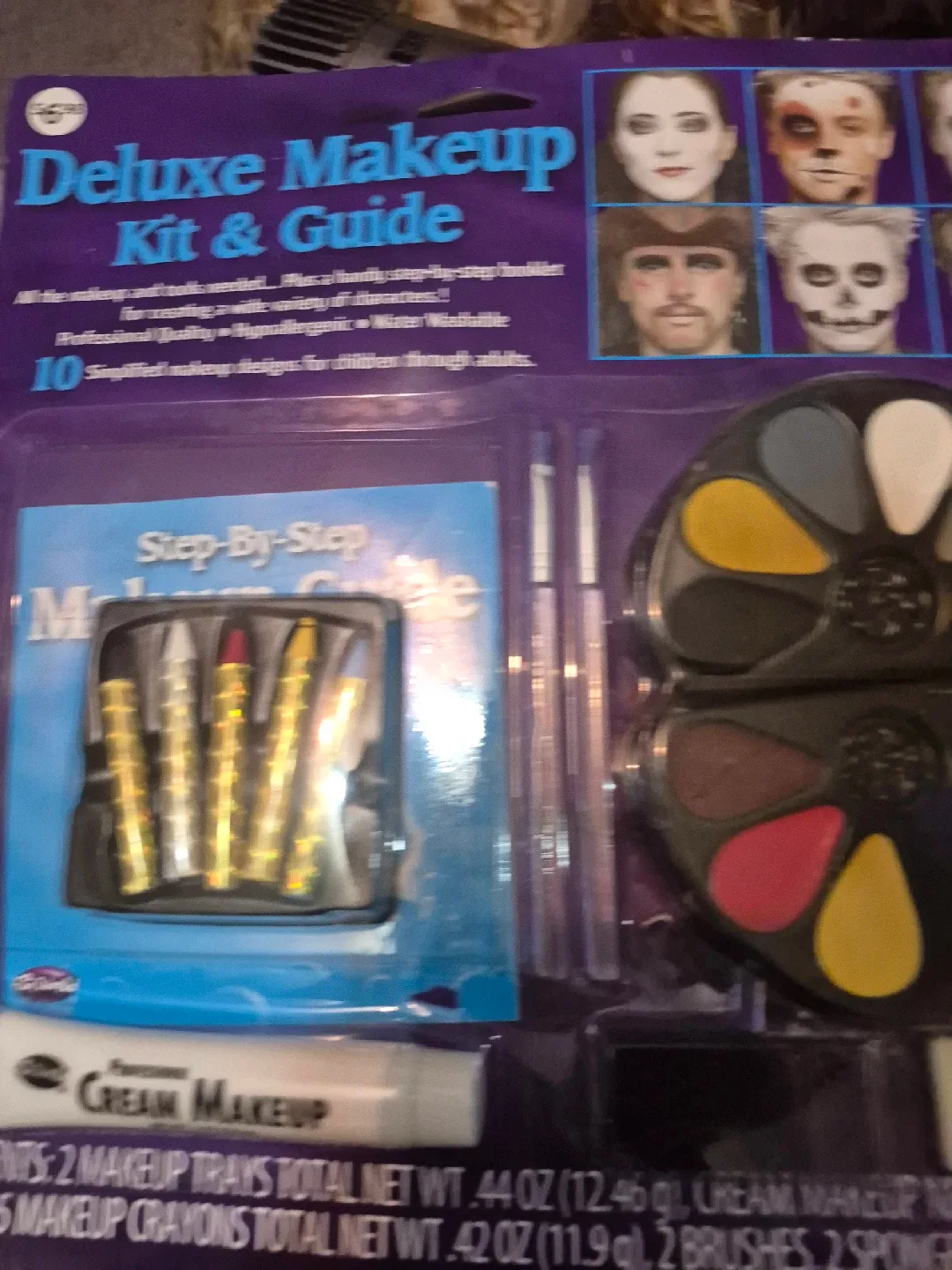 Deluxe Makeup Kit & Guide - New thumbnail