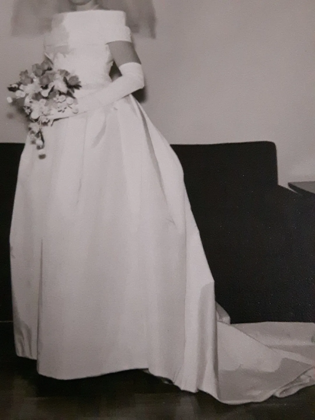 Vintage 1963 silk wedding dress image indicator(6)