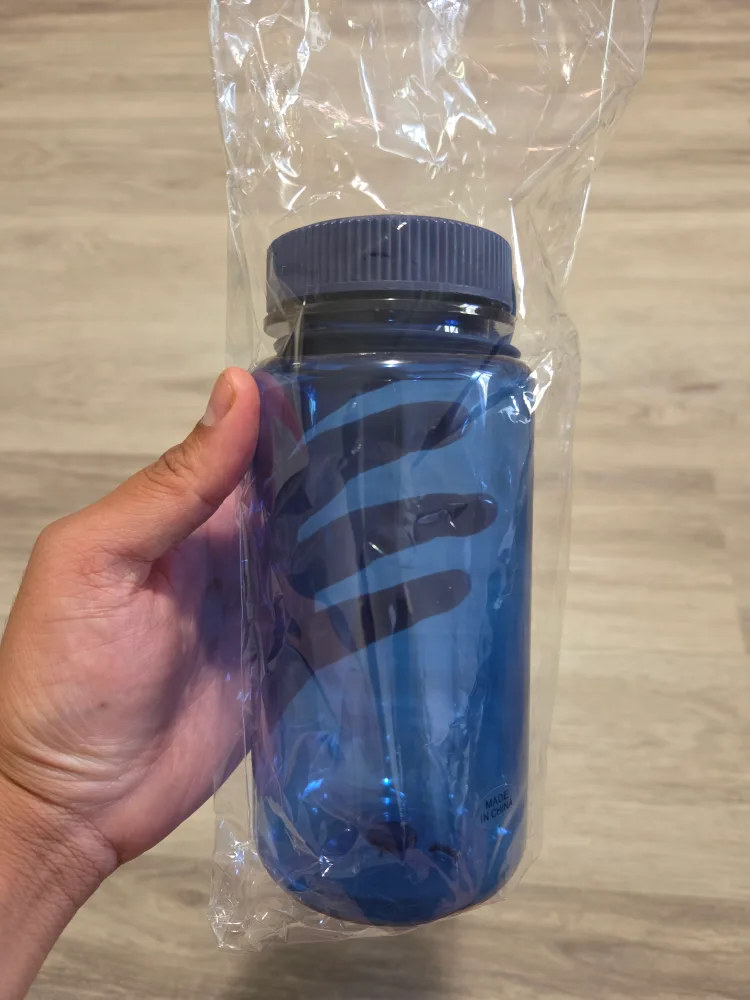 Brand New Water Bottle - Blue image indicator(2)