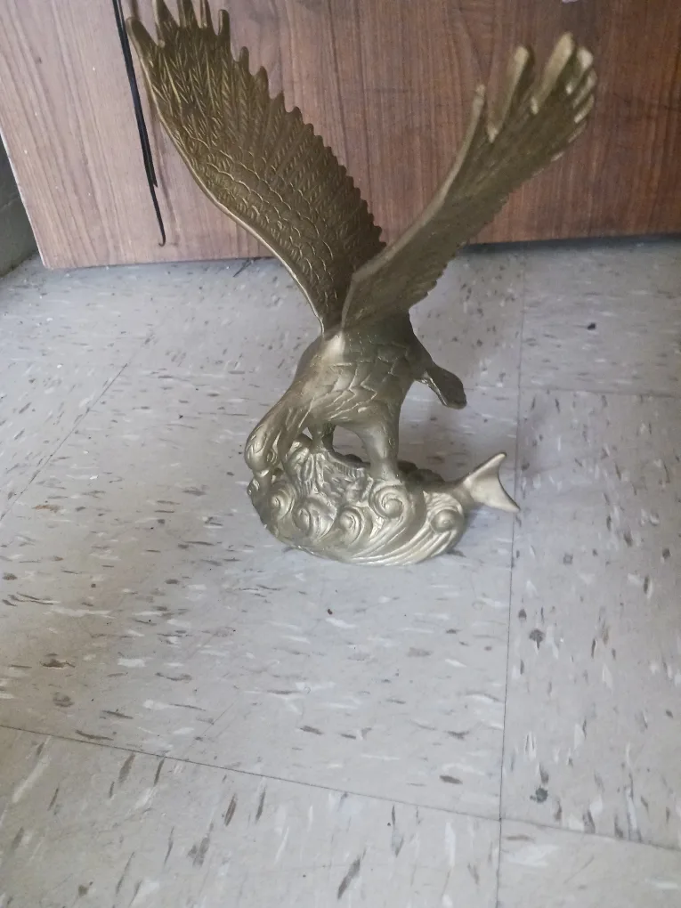 🧡 Brass Eagle Statue thumbnail