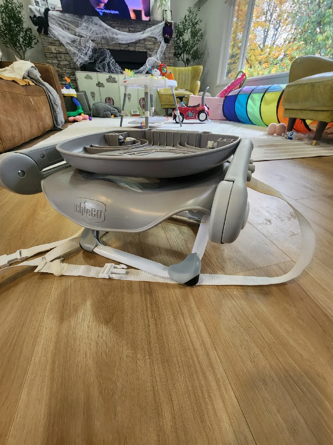 Chicco Grey Booster Seat image indicator(5)