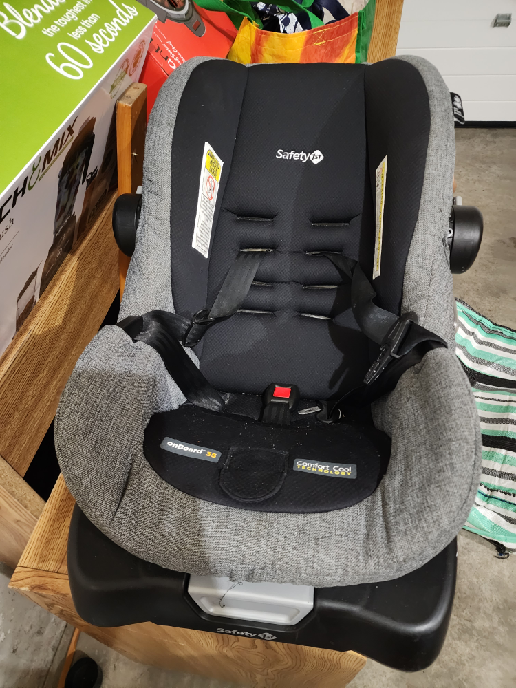 Safety 1st OnBoard 35 Infant Car Seat