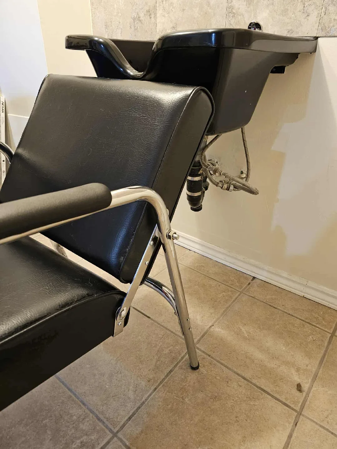 Salon Shampoo Chair - Black image indicator(2)