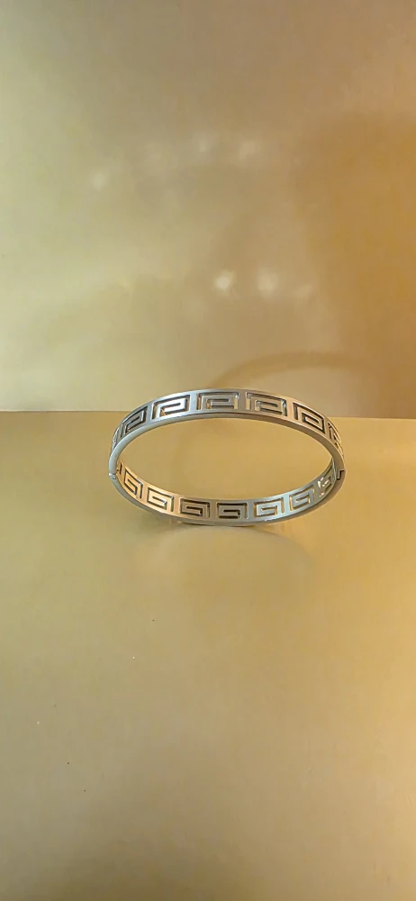 Silver Tone Bangle Bracelet - photo 5