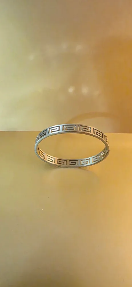 Silver Tone Bangle Bracelet image indicator(5)