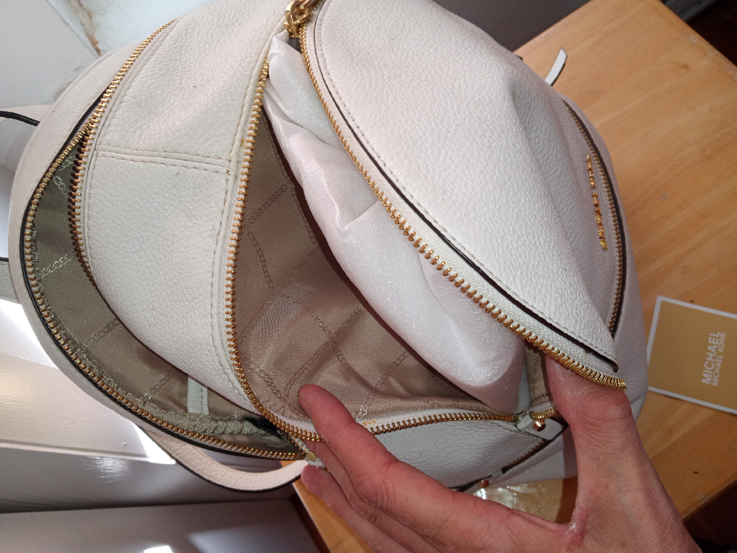 Brand New "Michael Kors White Leather Backpack - photo 4