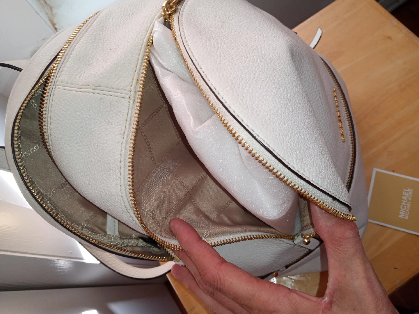 Brand New "Michael Kors White Leather Backpack image indicator(4)