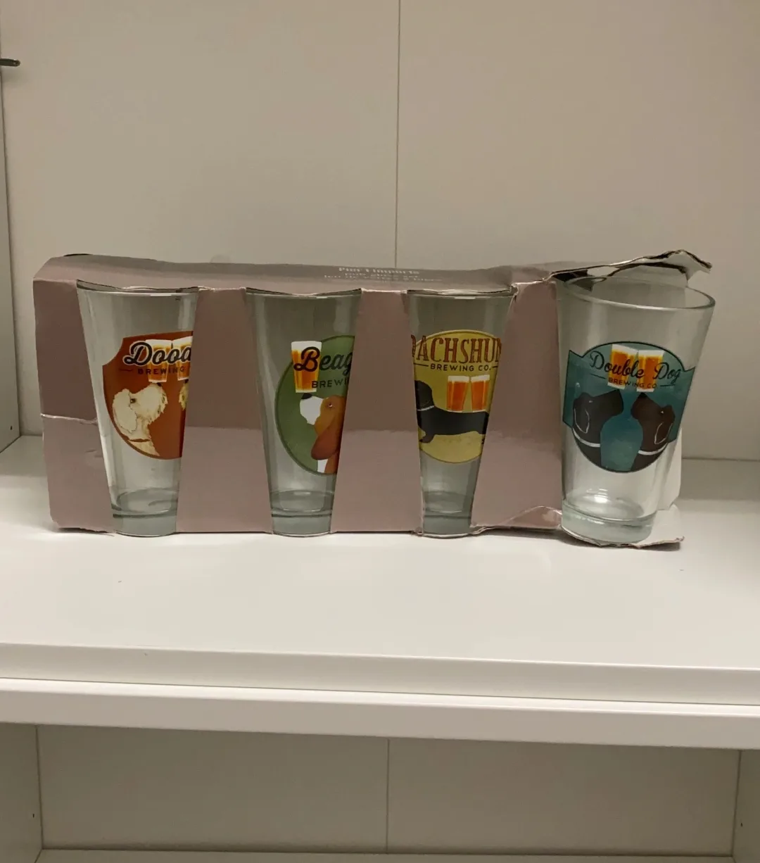 Double Dog Brewing Co. Glasses & Tray image indicator(2)