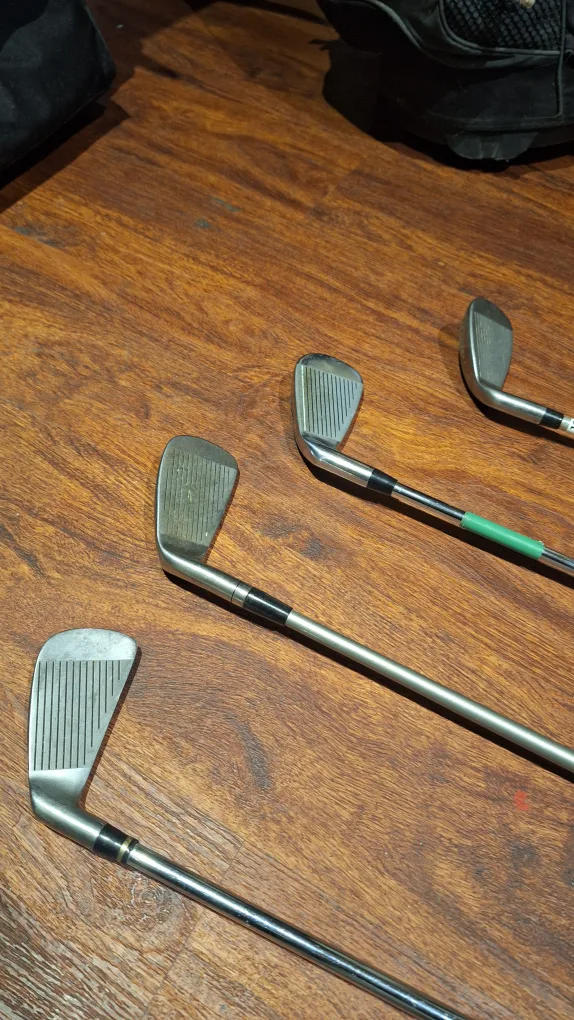 Ovinbird Golf Bag & Clubs image indicator(5)