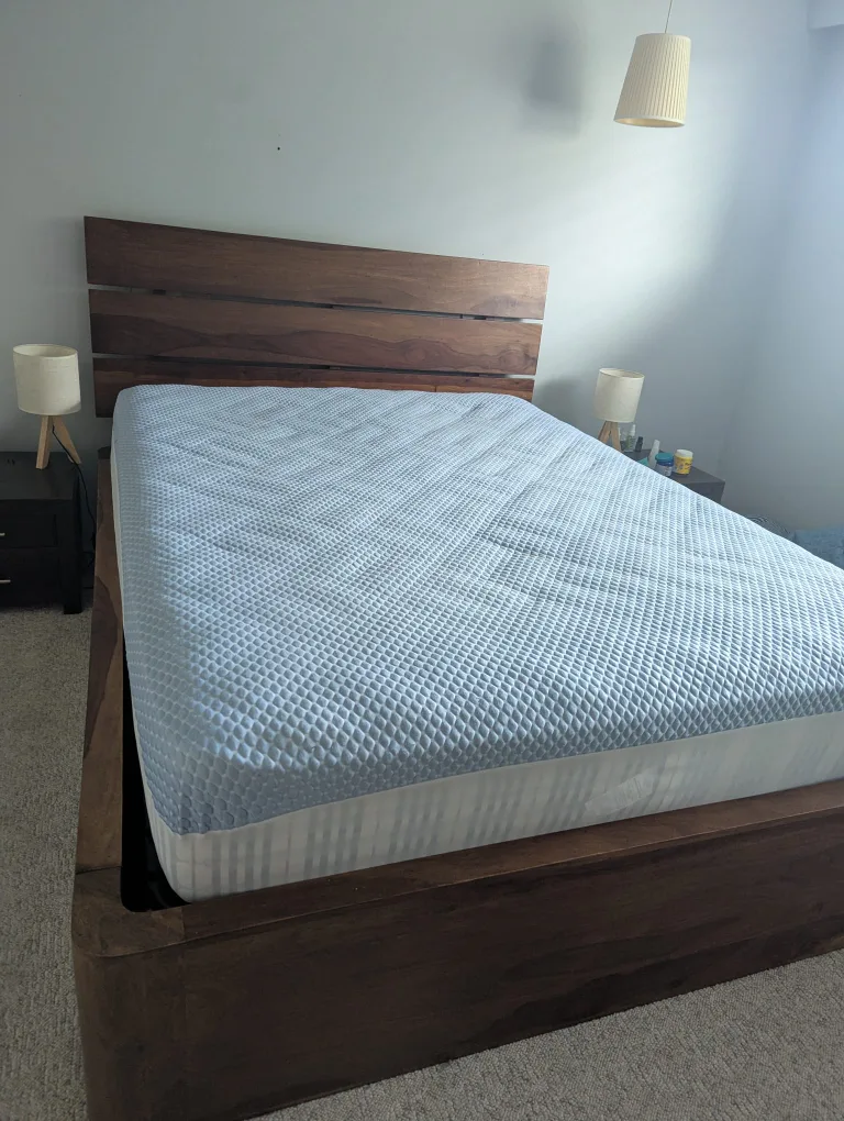 Rosewood Queen Platform Bed with Storage