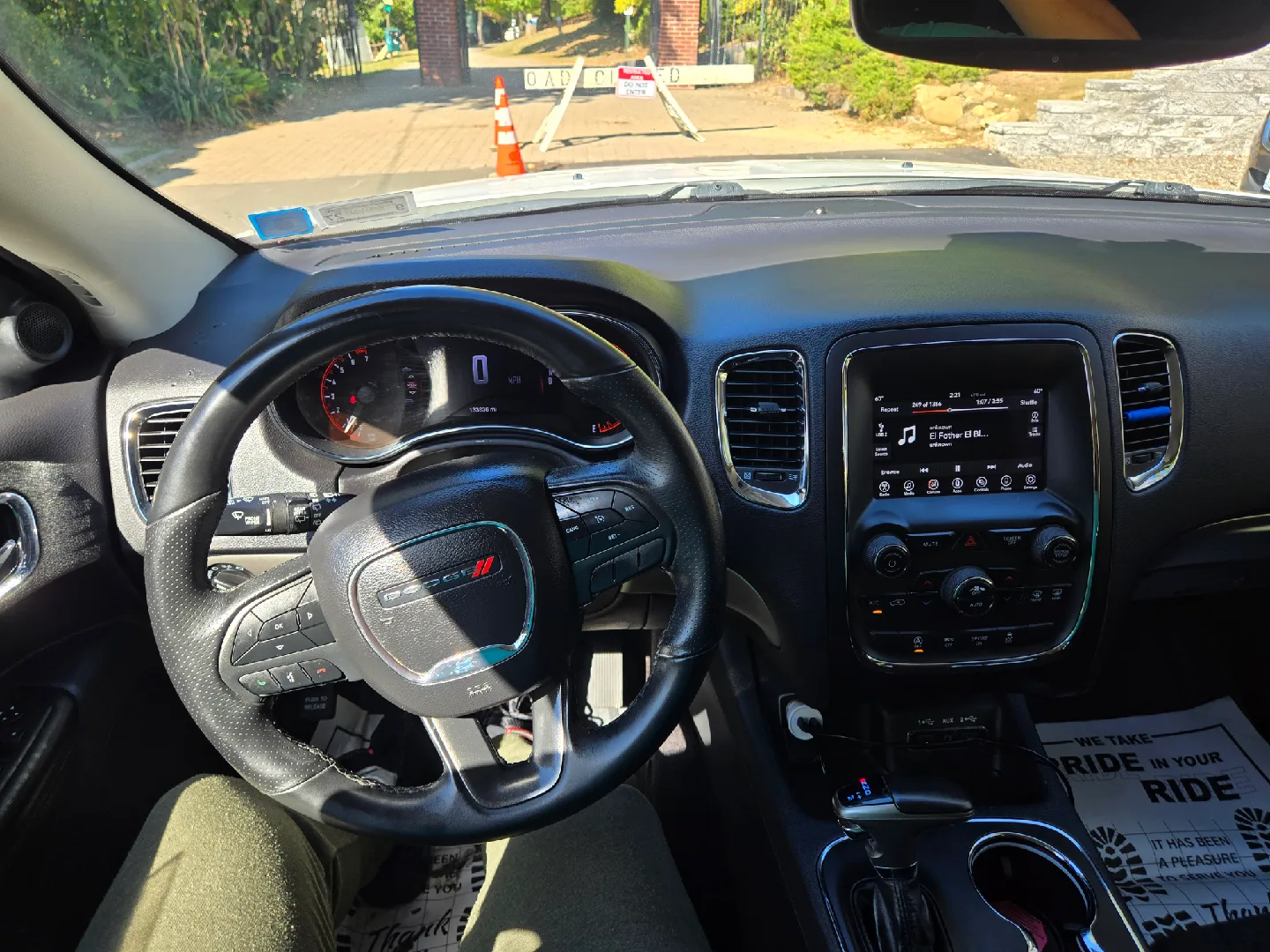 White Dodge Durango SUV image indicator(9)