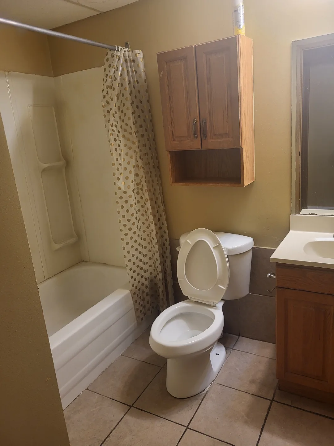 2 bedrooms basement for rent image indicator(6)